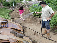 Mulching with cardboard - How to build a garden bed using sheet mulching method