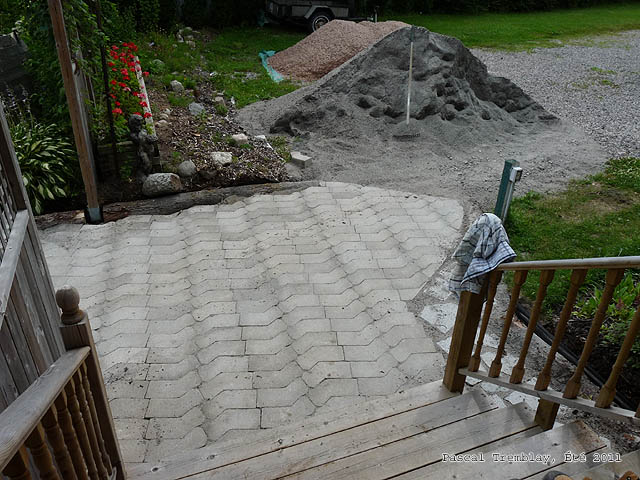 How to install paver blocks - Polymeric sand - Stone dust in the gaps - Polymeric jointing sand