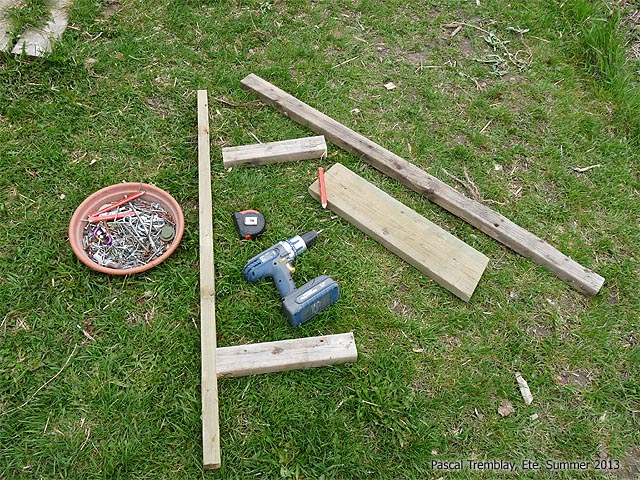 chicken coop roost - building chicken perch - making poultry roost