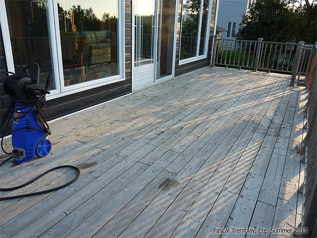 Remove Mold and Mildew on a Raised Deck or Patio - Wash deck surface - Wood deck cleaning