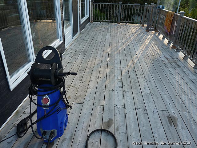 Cleaned Wood Deck - Get the gray and mildew out of a wood deck