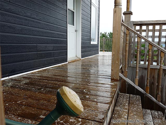 Clean Raised Deck - wood cleaner powder - clean decking - restoring wood - cleaning deck
