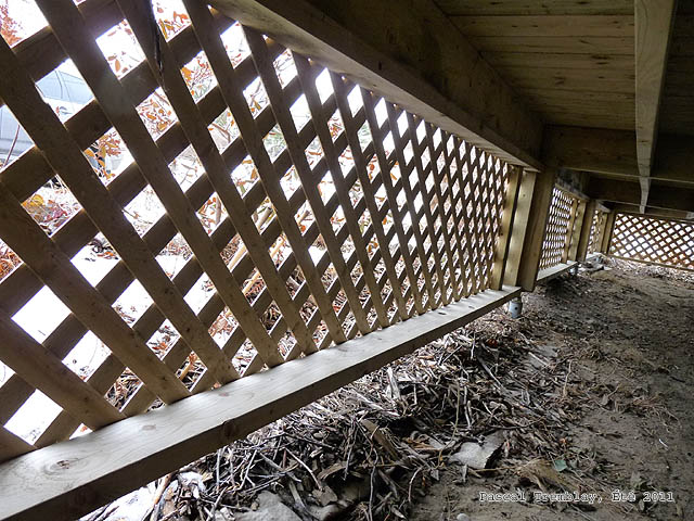 Lattice under a deck - How to add lattice - Bottom frame of the deck - Lattice - How to build deck