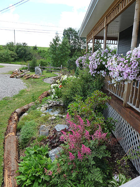 Flower bed edging