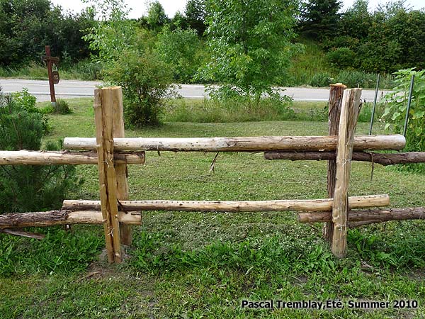 How to Build a log fence Plan - Round rail Fence