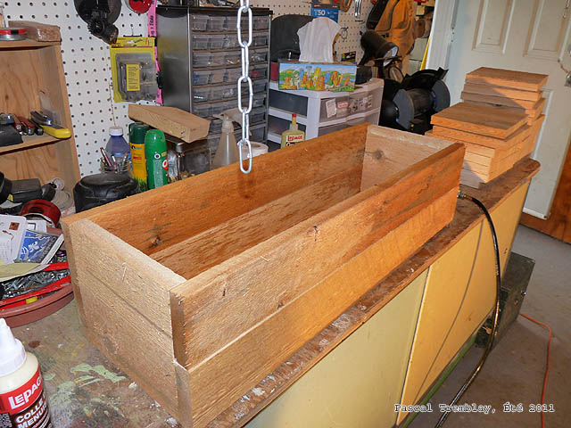 Wooden Flower-pot holder building Guide - Build wood Flower Box - Container Gardening Ideas