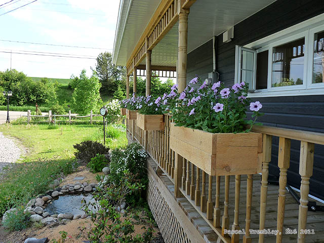 Install flower box over railing - Planters - Build Window Boxes