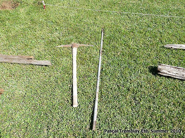 Faire Clture en perches de cdre - Pose de clture - Piquets de cdre