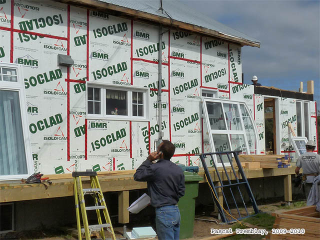 Pieux viss�s -Construction d'une Galerie en bois trait�