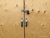 Remplacer une porte d'abri de jardin - Changer des portes de cabanon ou remise