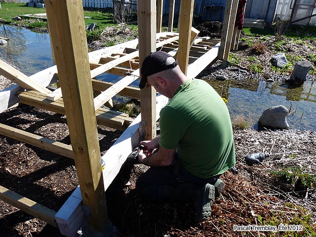Construire un Pont en bois Trait� - Pont en bois pour bassin de jardin