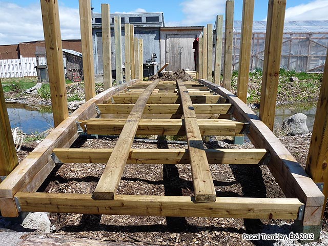 Pont pour �tang en arc en bois - Teindre un pont en bois - Comment pr�server le bois trait�