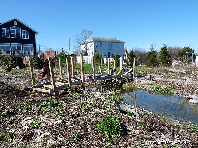 R�alisez vous-m�me un pont de bois qui servira de passerelle