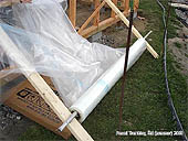 Installer le polyéthylène d'une serre de jardin de jardin