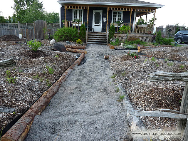 Create a Garden Path - Smart Garden path materials