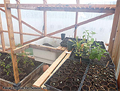 Potting bench in greenhouse - Greenhouse features - DIY Soil Sink Potting Bench - Laundry tub for soil sink