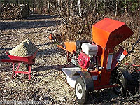 How to make mulch at home - How to make organic mulch using wood chips