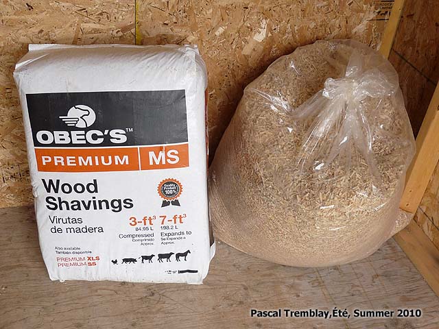 Wood shavings for poultry - The chicken coop - poultry coop building