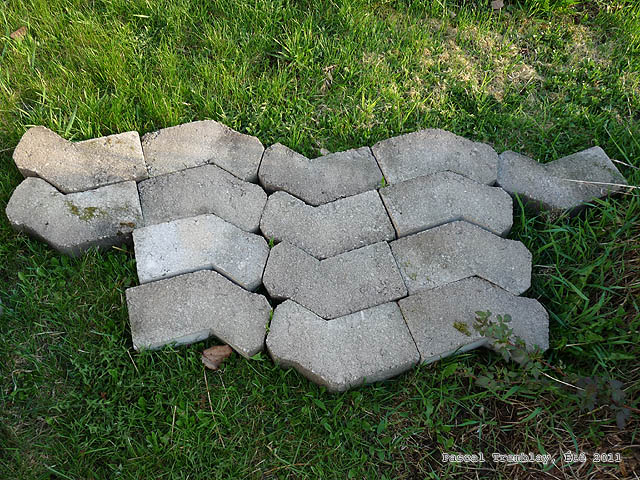 Recovered Retaining blocks - Walkway pavers - Retaining concrete blocks