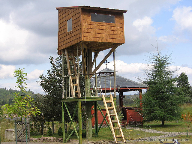 Dormir dans les arbres - Cabane dans les arbres au jardin
