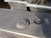 Comment composer une jardinière avec des fleurs - Drain pour évacuer l'eau d'un contenant pour les fleurs