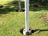 Étapes pour construire une volière - Les poteaux