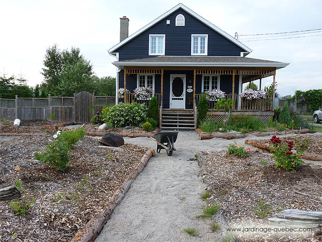 Maison de campagne et Jardins en façade - Les jardins du Québec - Jardins québécois - Jardinage.net