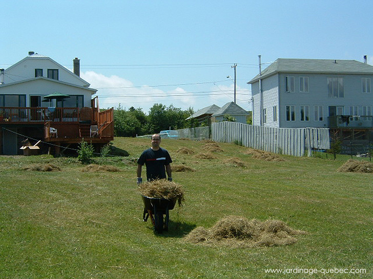 Tondre le gazon - Photos Jardin Le Jardin des Patriotes - Pascal Tremblay La Baie Québec