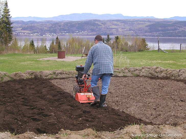 Rotoculteur pour potager - Photos Jardin Le Jardin des Patriotes - Pascal Tremblay La Baie Québec