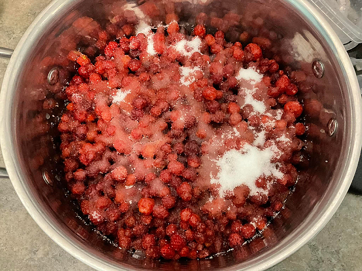 Confitures aux fraises des champs