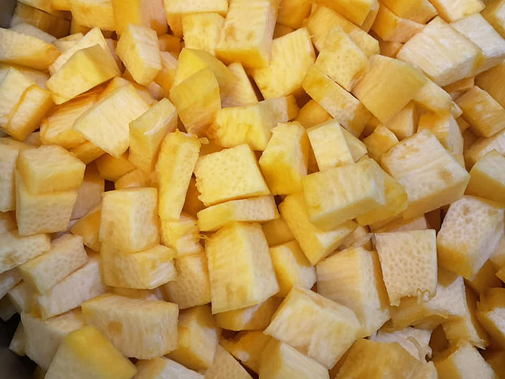 Cubes de citrouilles épicés en pots