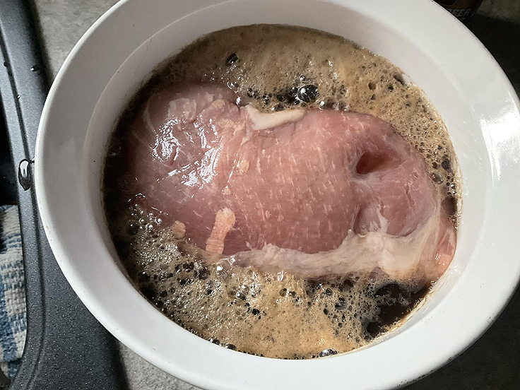Porc effiloché sur pain gratiné