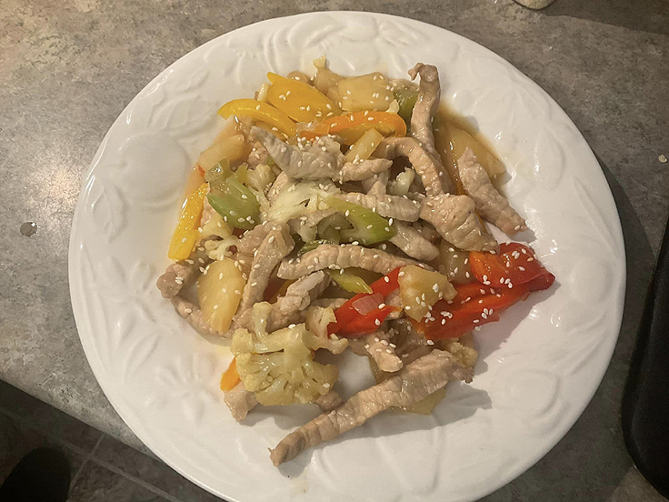 Porc sauté à l'ananas