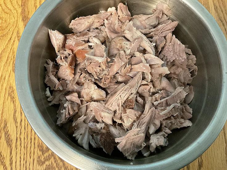Ragoût de pattes de cochon et boulettes