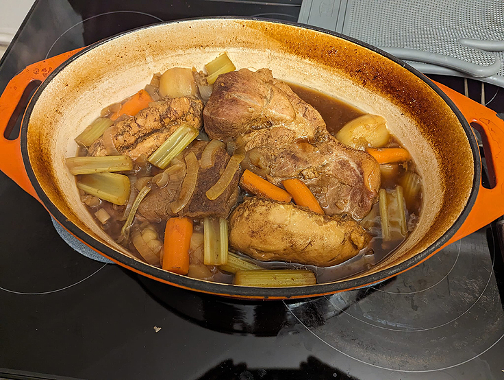 Rôti de boeuf porc et poulet