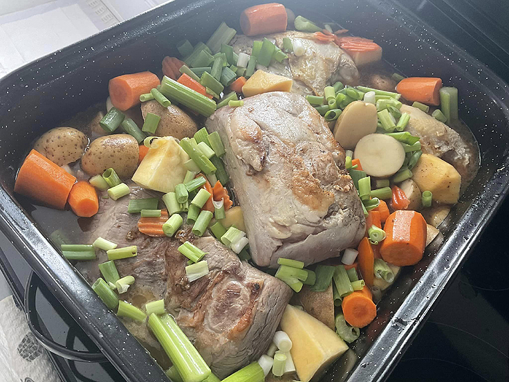 Rôti de boeuf porc et poulet