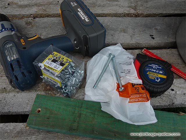 Plan de Poulailler mobile gratuit - Tracteur à poules au jardin - E-book tracteur à poules