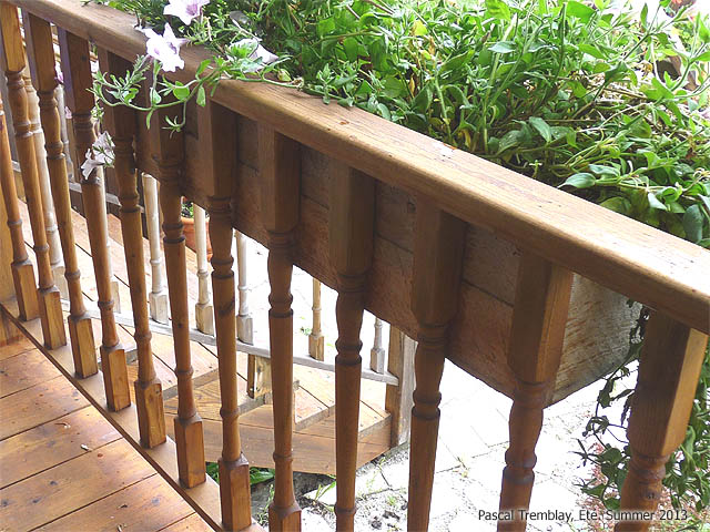 How to stain stair rail - how to stain balusters - applying deck stain