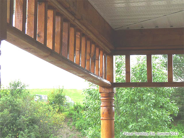 Staining Balcony - Deck Maintenance - Applying stain deck