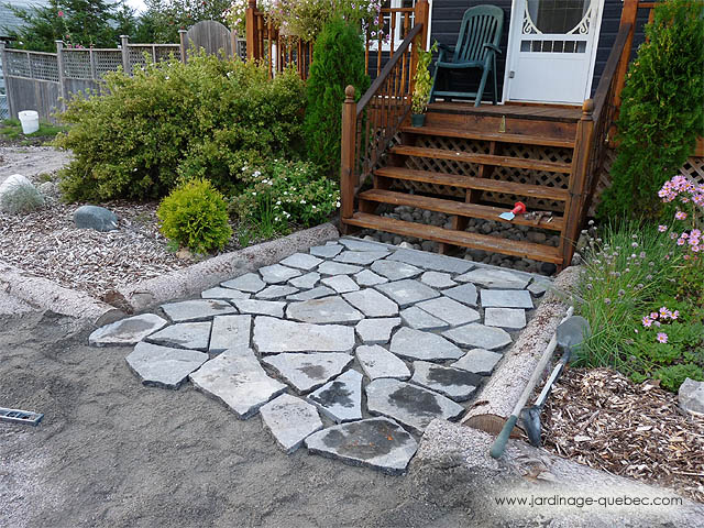How to build a flagstone walkway